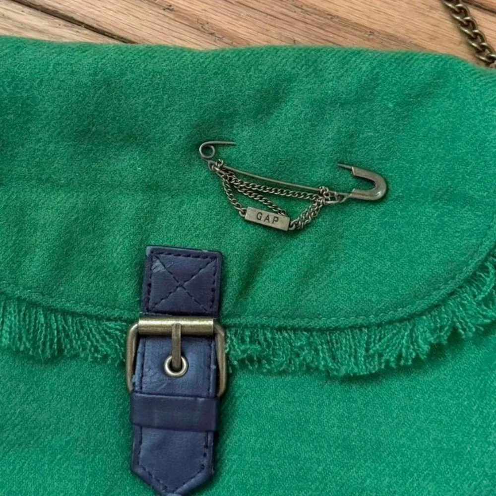 NWT Y2K 2000s style deadstock GAP purse with pin and chain‎ details